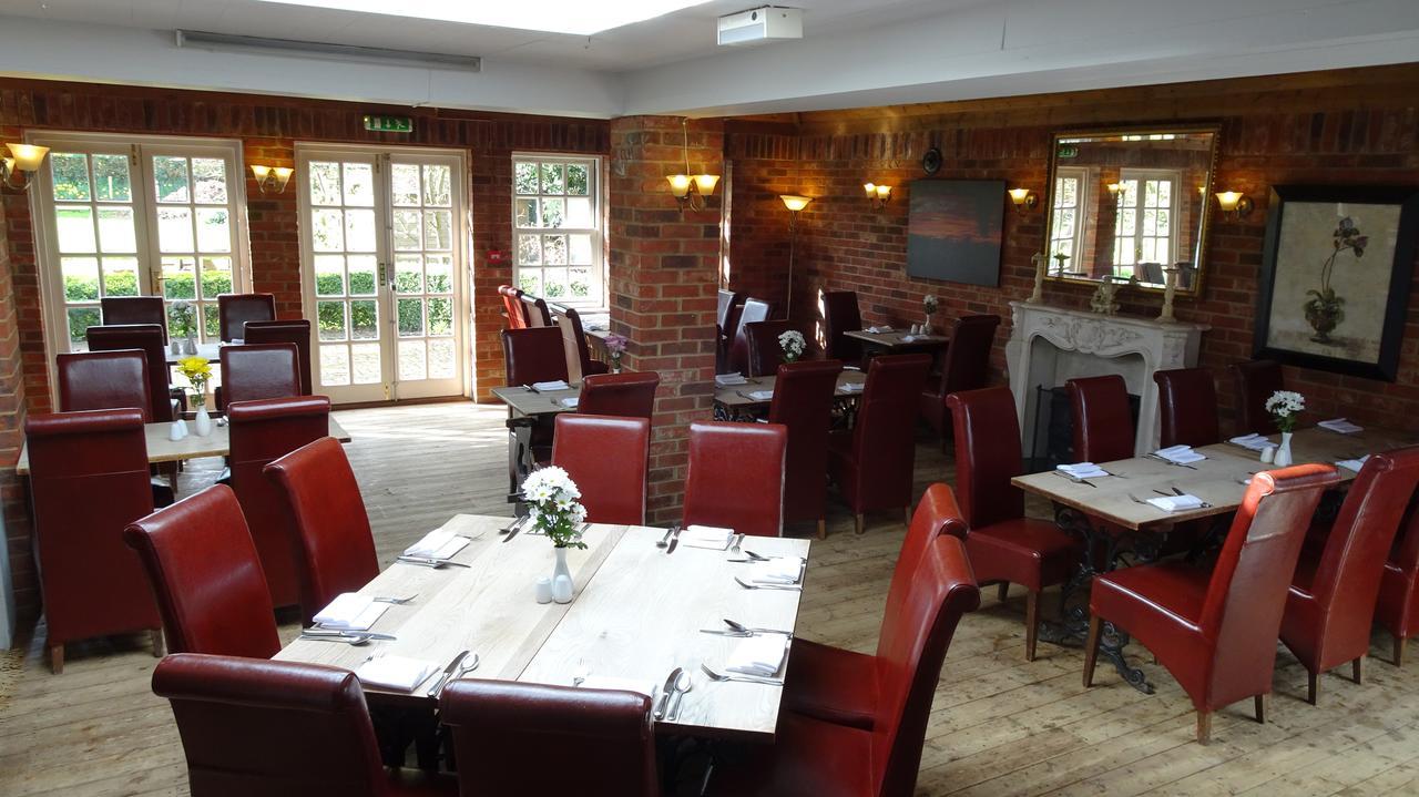 The Furze Bush Inn 뉴버리 외부 사진